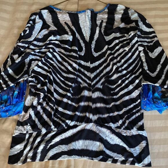 Party 21 3/4 Sleeve Blouson Top in Bejeweled Animal Print with Stripe. Size M. - Picture 10 of 10